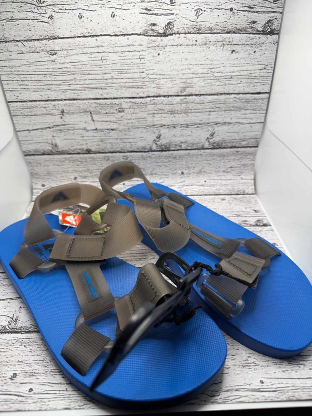 Ozark Trail Blue and Brown Adjustable Strap Sandals 9 NWT
